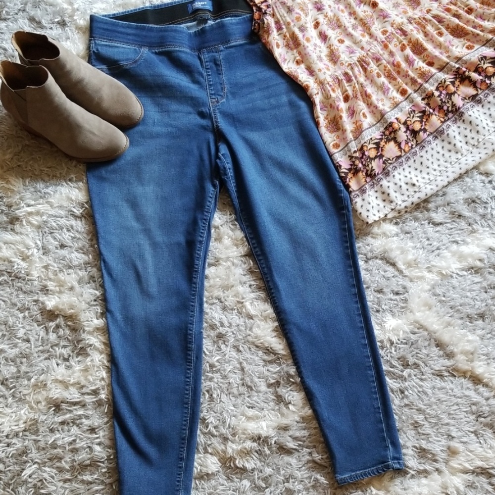 Light wash jeggings